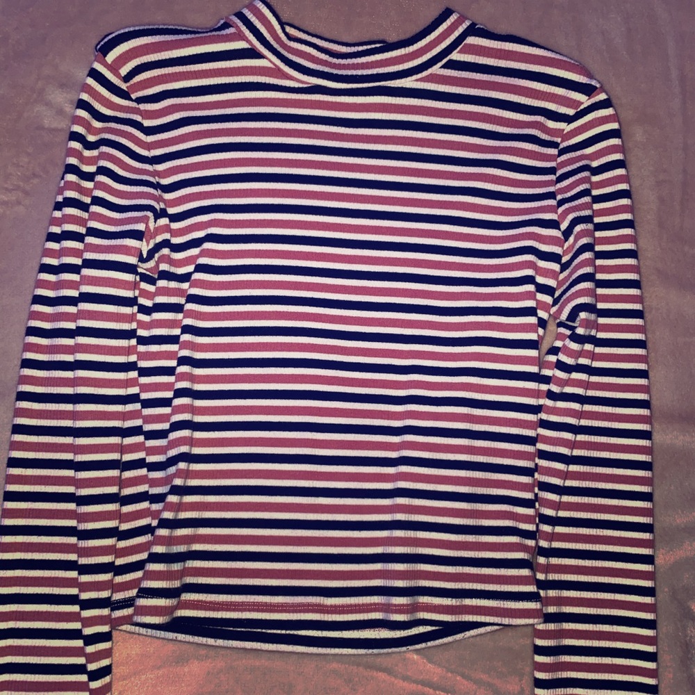 Long sleeve crop top